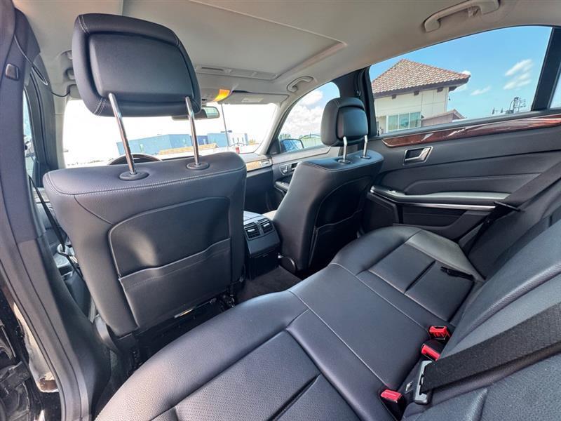 Mercedes-Benz E-Class E350 Sedan - Thumbnail 12