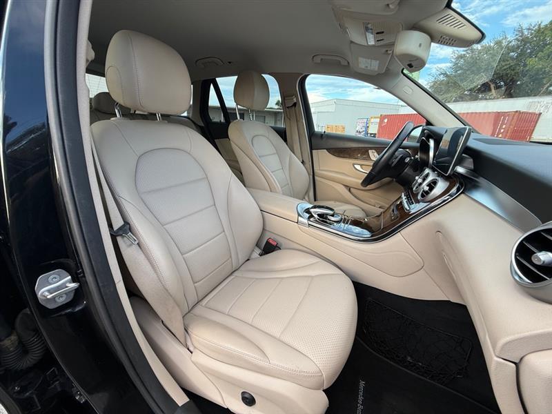 Mercedes-Benz Glc-Class Glc300 4Matic - Thumbnail 18