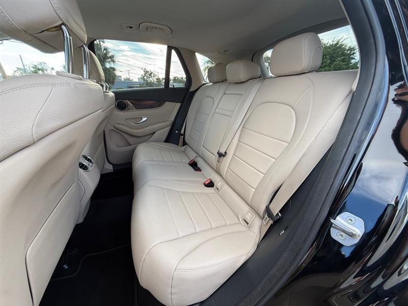 Mercedes-Benz Glc-Class Glc300 4Matic - Thumbnail 12