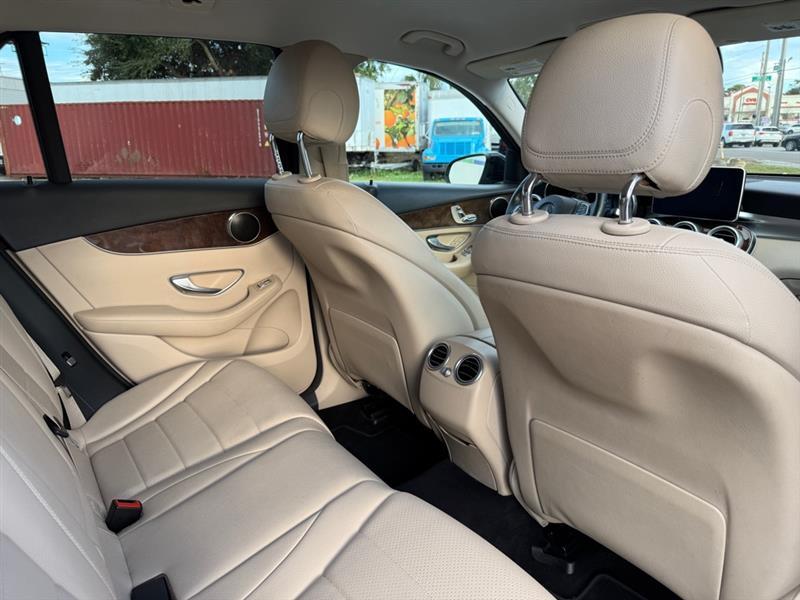 Mercedes-Benz Glc-Class Glc300 4Matic - Thumbnail 16