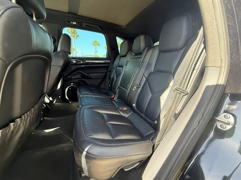 Porsche Cayenne S - Thumbnail 12