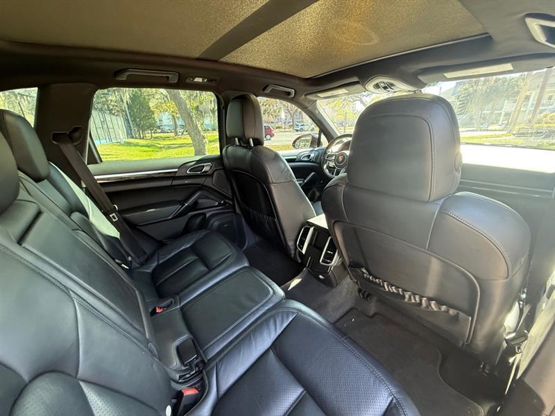 Porsche Cayenne S - Thumbnail 17