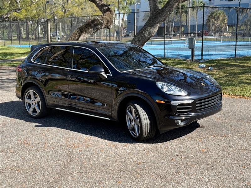 Porsche Cayenne S - Thumbnail 8