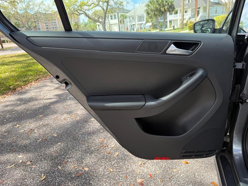 Volkswagen Jetta 1.4T S 6A - Thumbnail 15