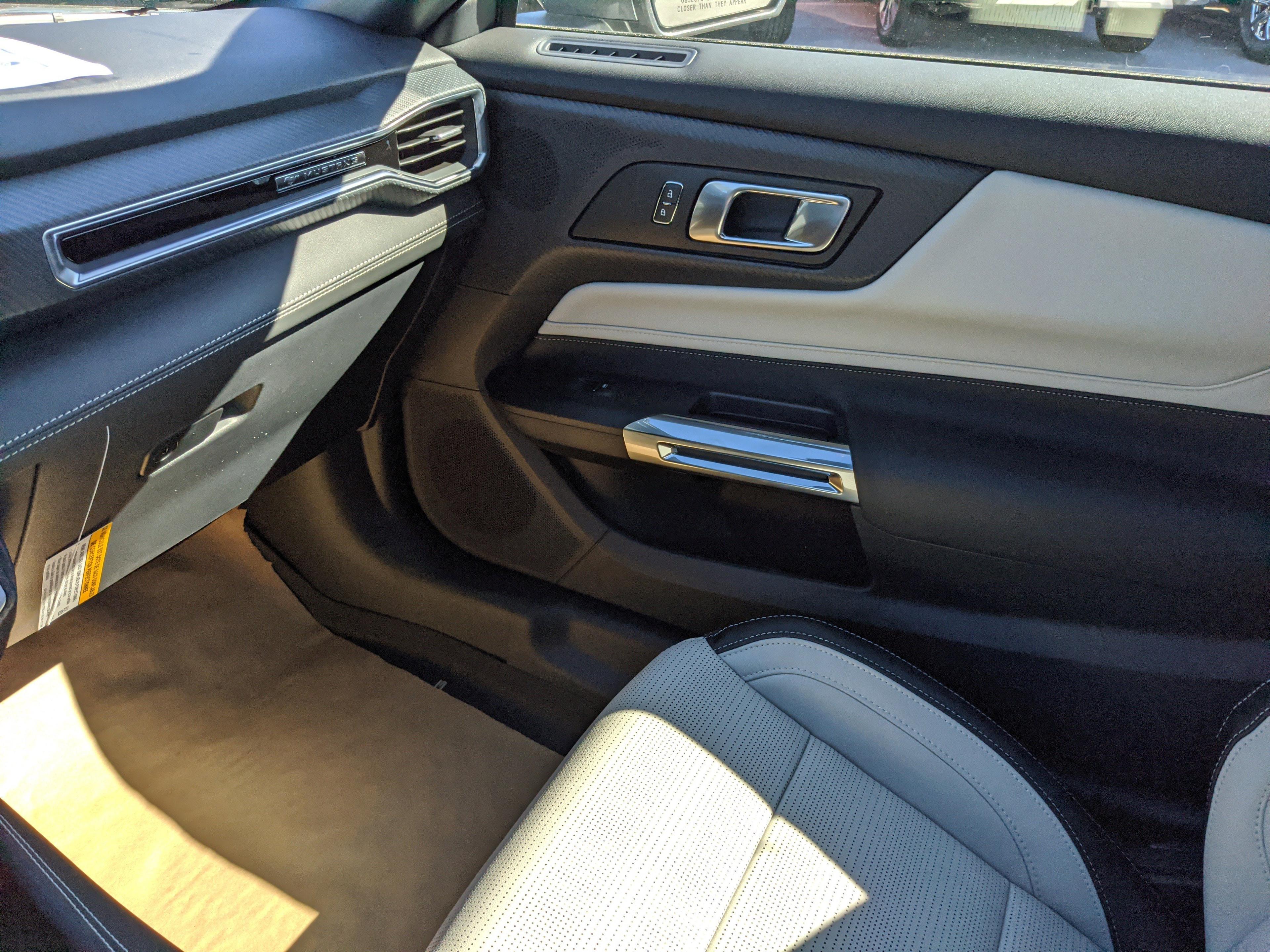 Ford Mustang Ecoboost Premium - Thumbnail 16