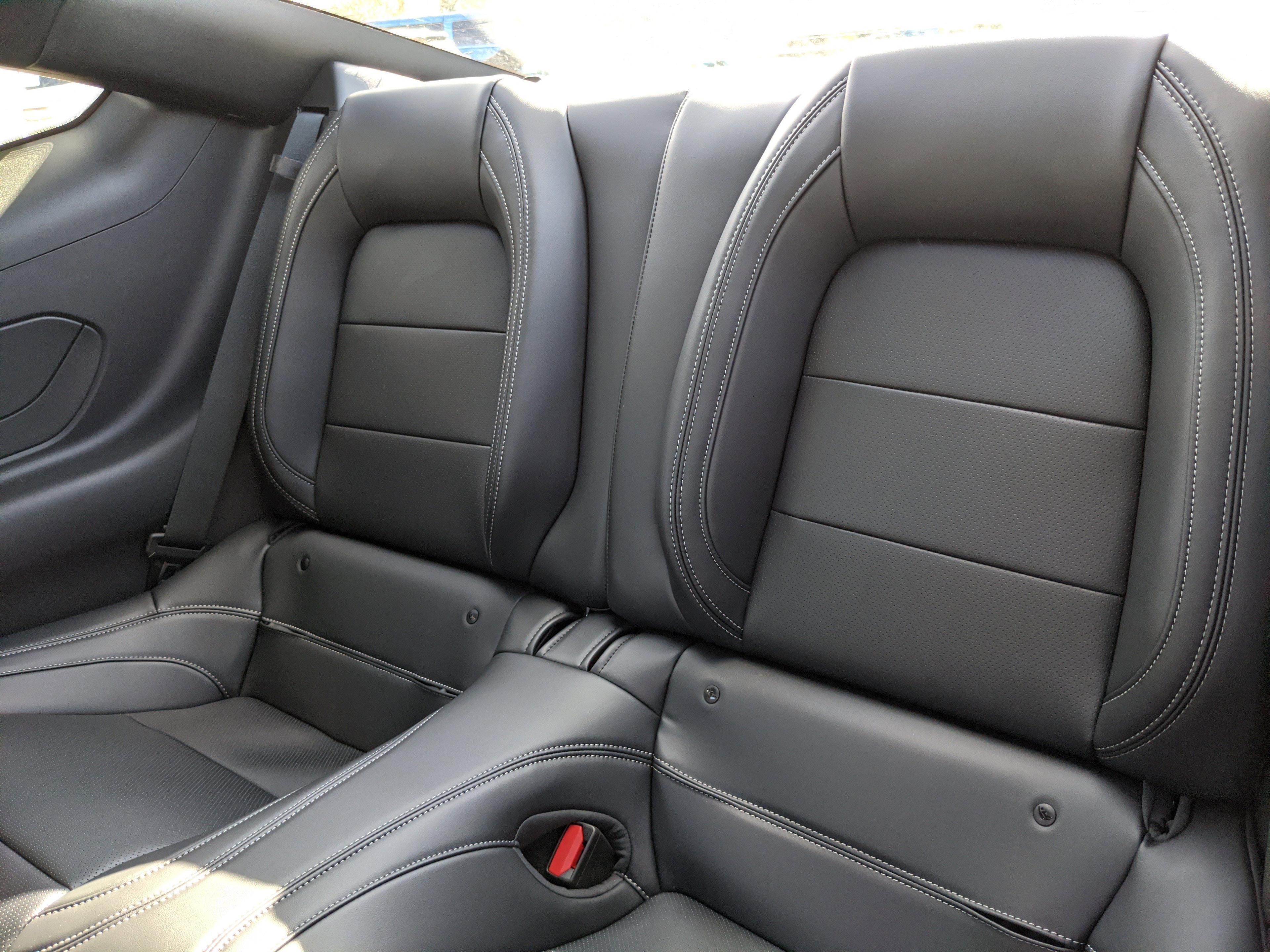 Ford Mustang Ecoboost Premium - Thumbnail 17