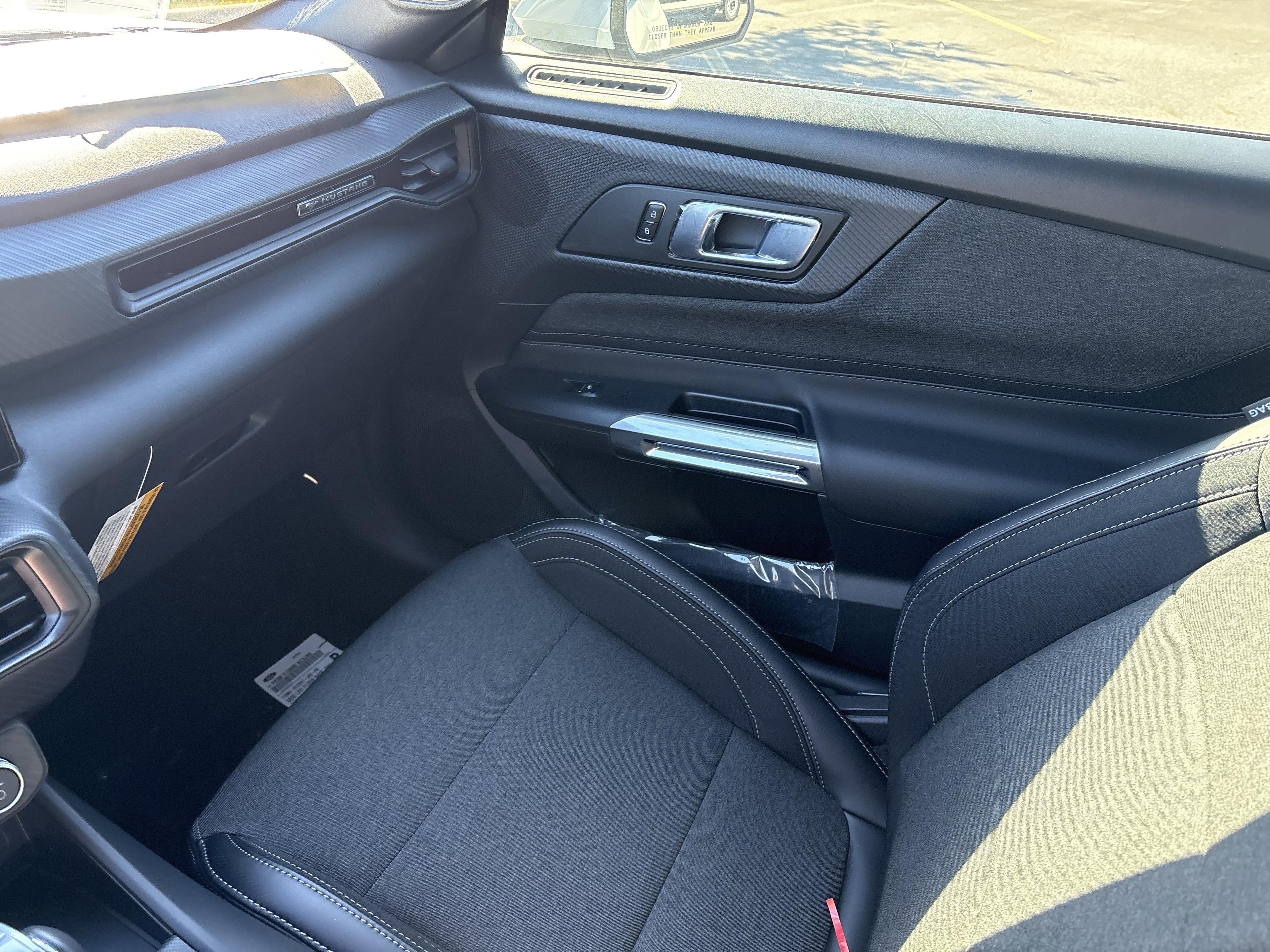 Ford Mustang Ecoboost - Thumbnail 16