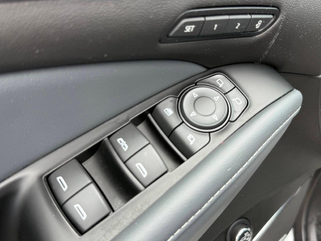 Buick Enclave Premium - Thumbnail 19