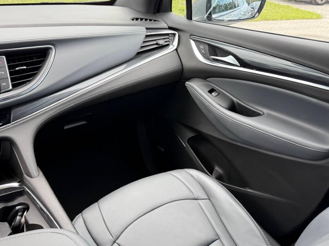 Buick Enclave Premium - Thumbnail 16