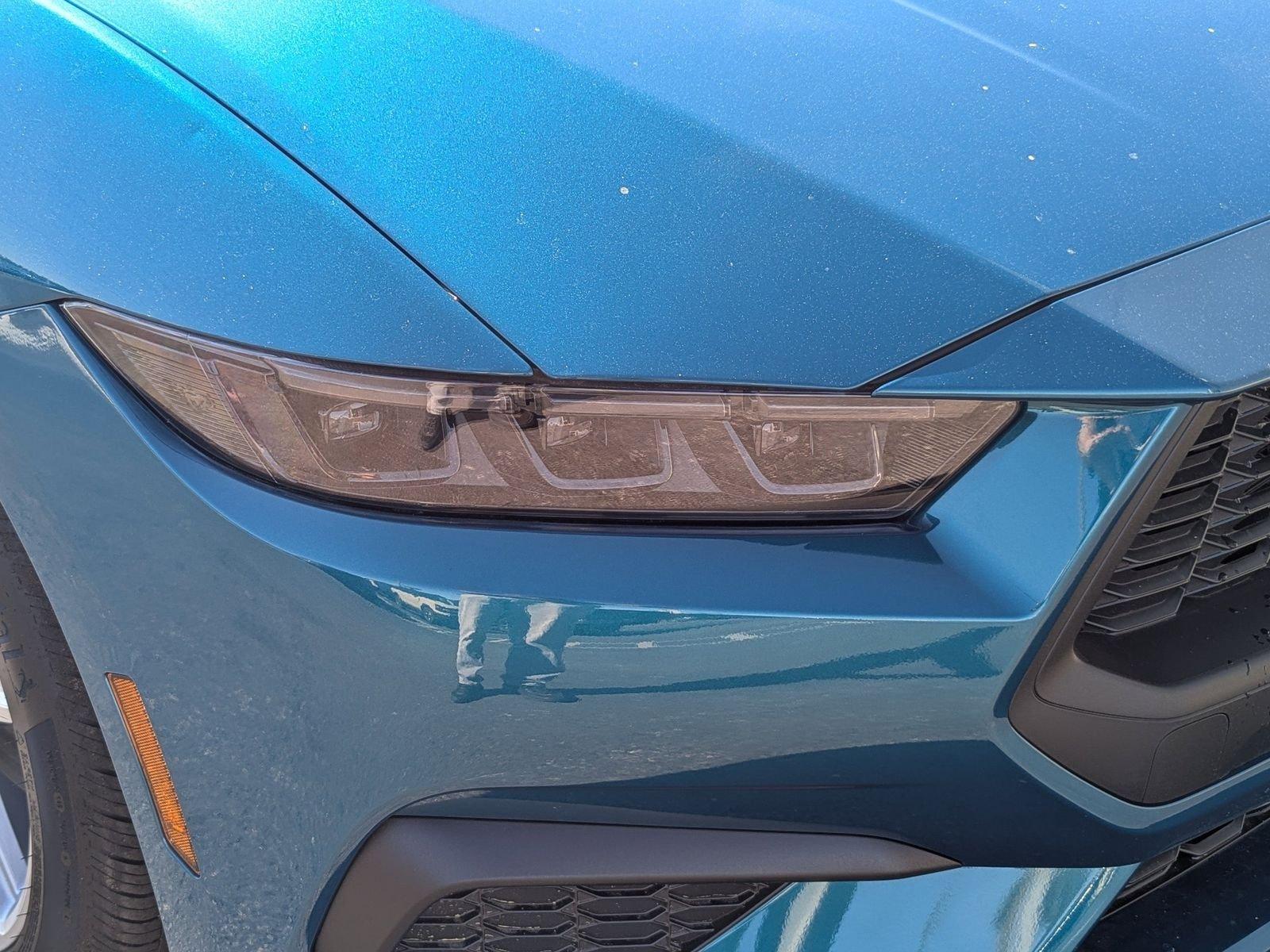 Ford Mustang Ecoboost Rwd Fastback - Thumbnail 8