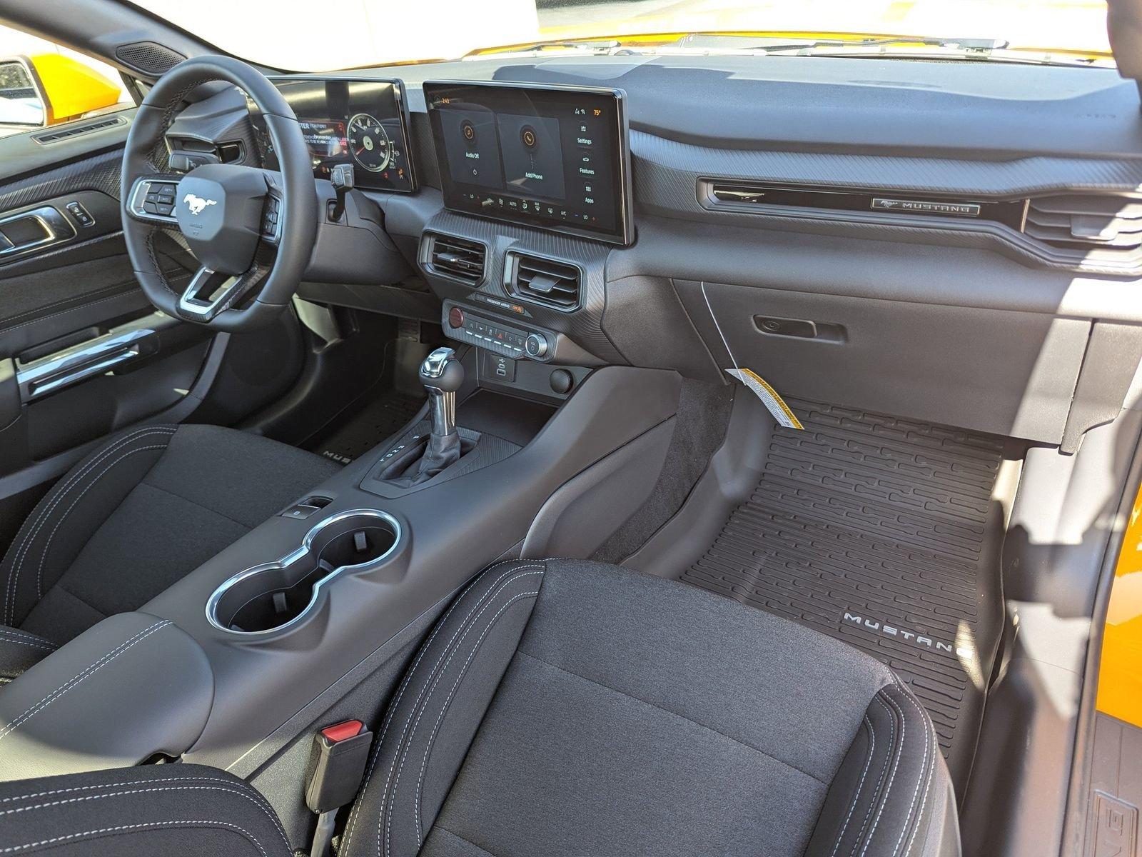 Ford Mustang Ecoboost Rwd Fastback - Thumbnail 9