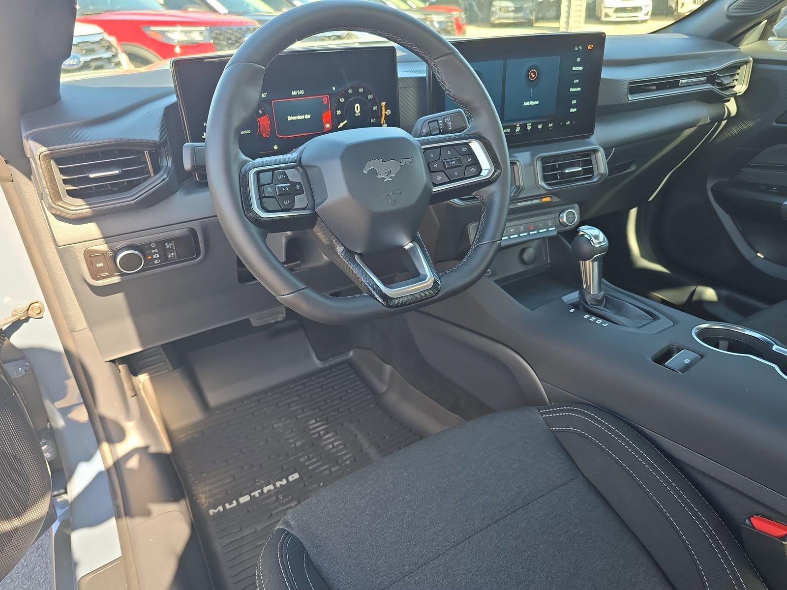 Ford Mustang Ecoboost Rwd Fastback - Thumbnail 10