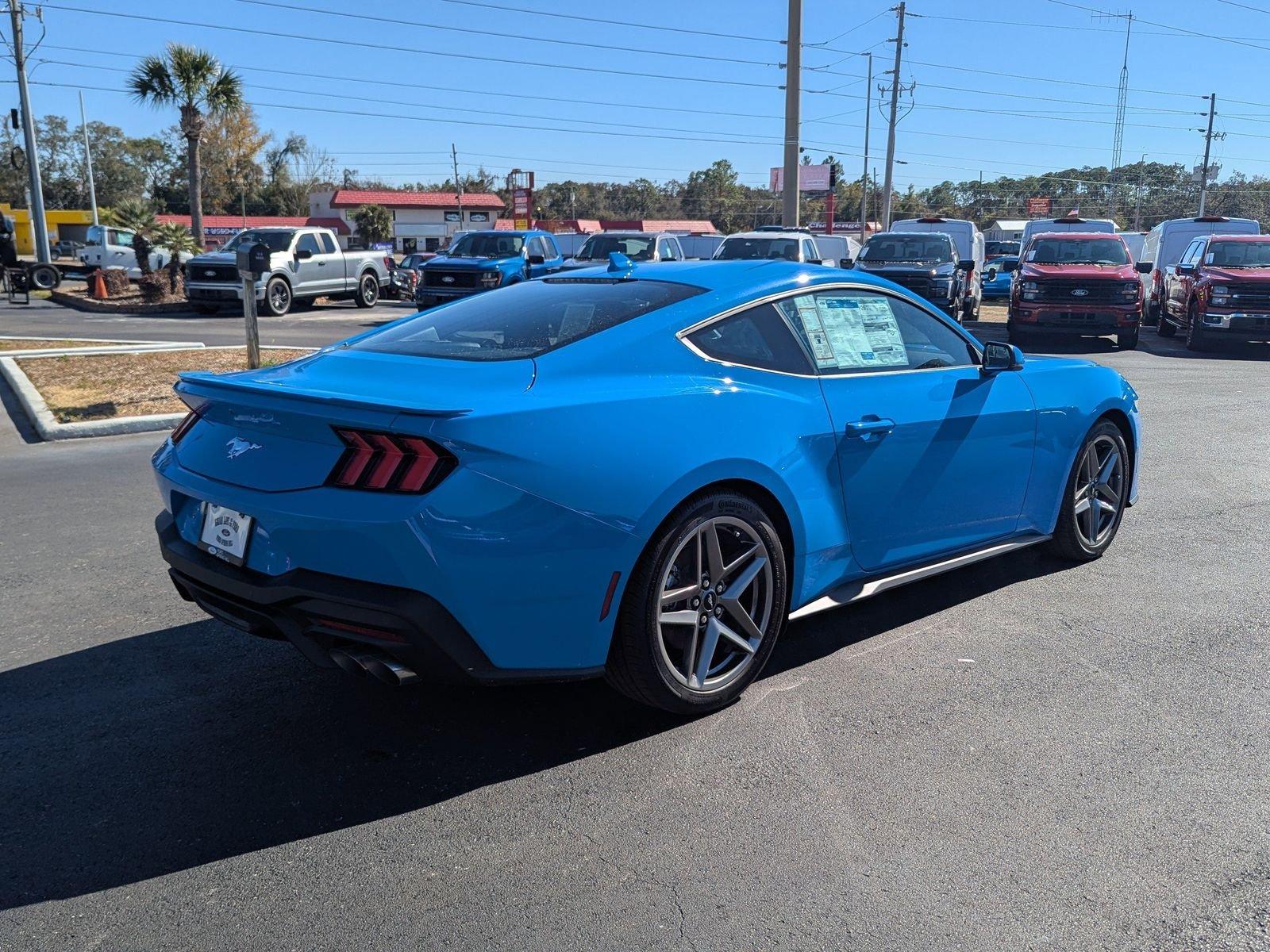 Ford Mustang Ecoboost Premium Rwd Fastback - Thumbnail 5