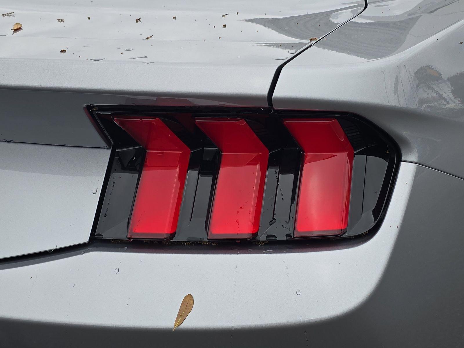 Ford Mustang Ecoboost Rwd Fastback - Thumbnail 7