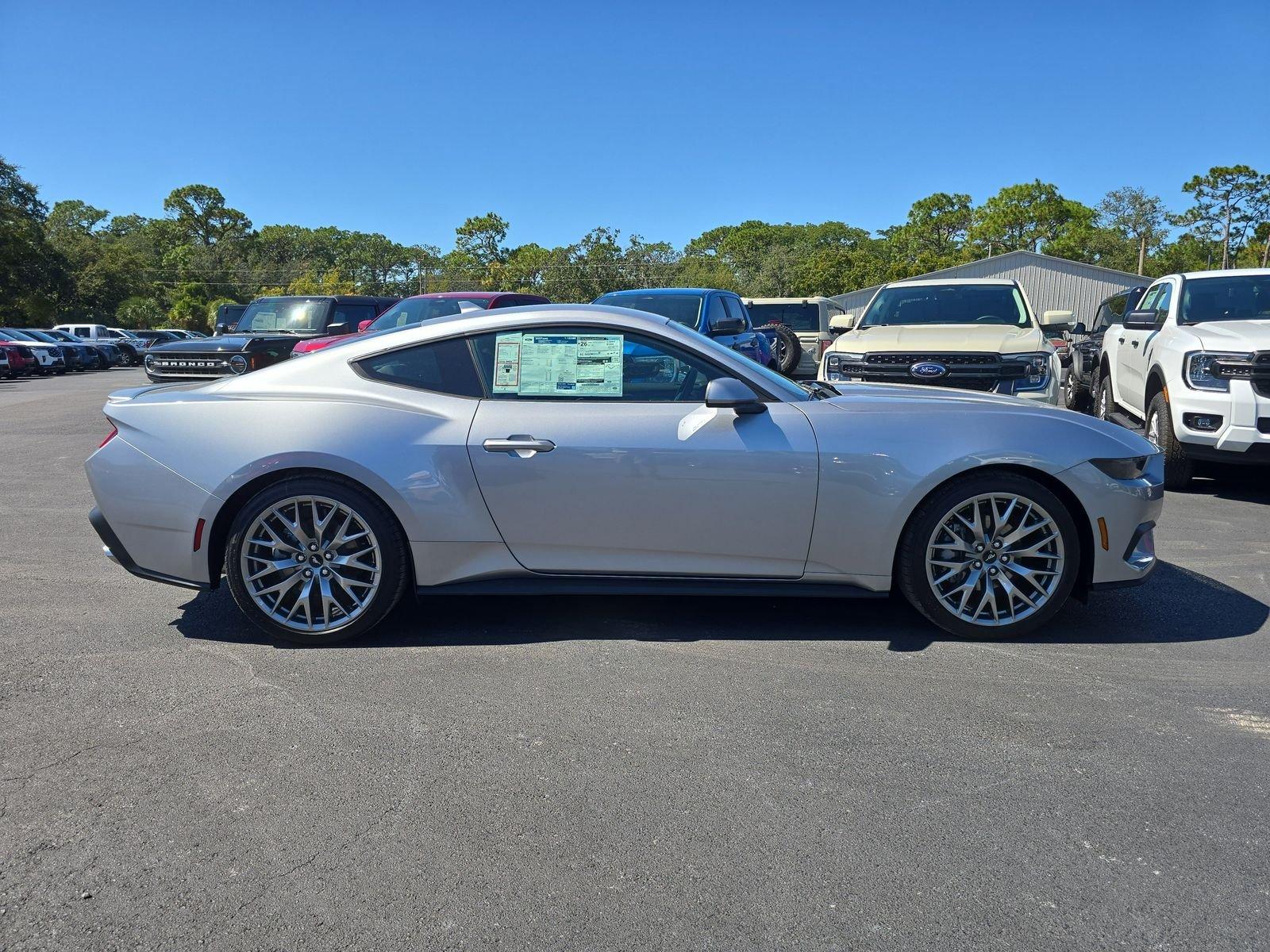 Ford Mustang Ecoboost Premium Rwd Fastback - Thumbnail 4