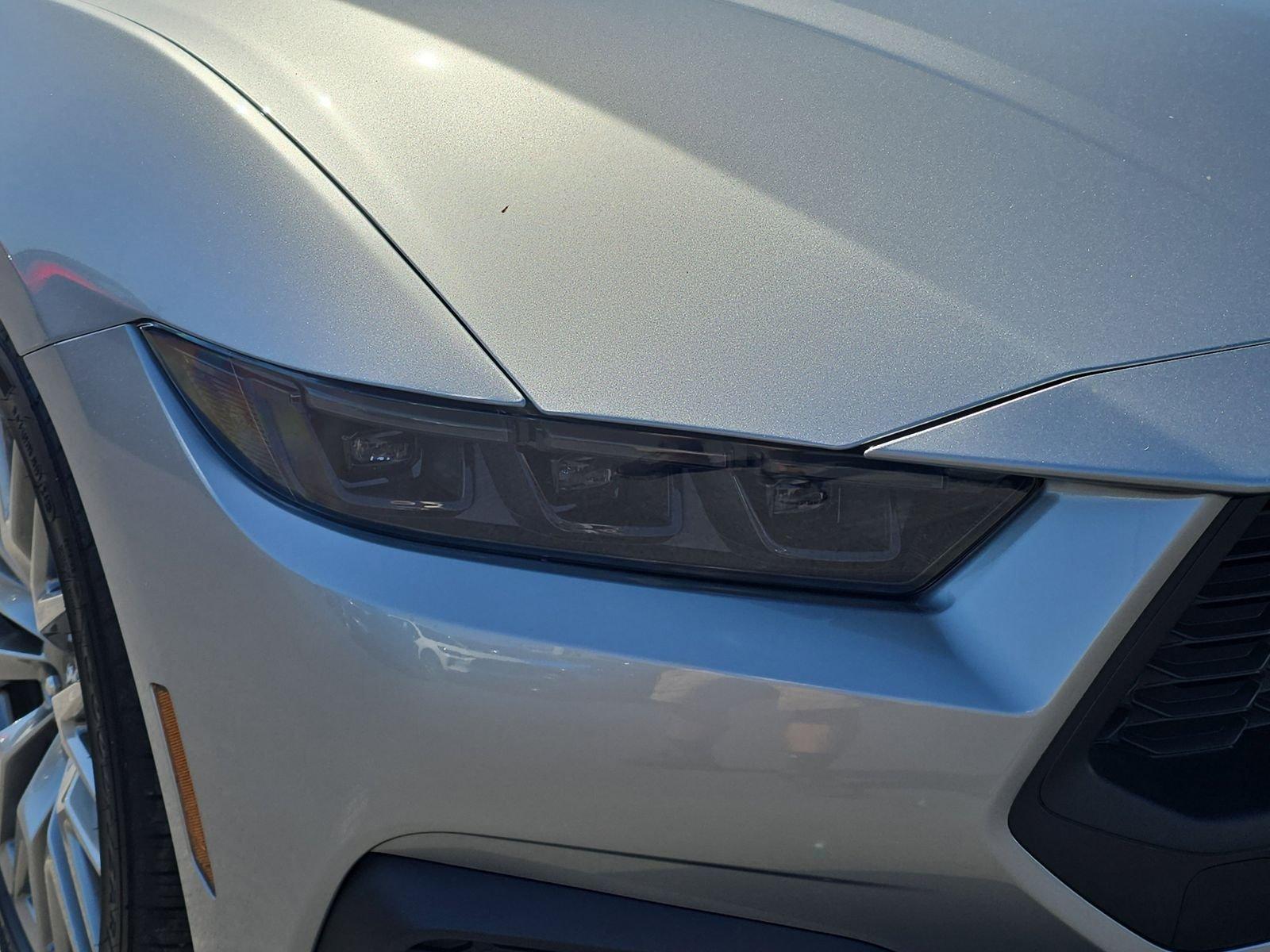 Ford Mustang Ecoboost Premium Rwd Fastback - Thumbnail 8