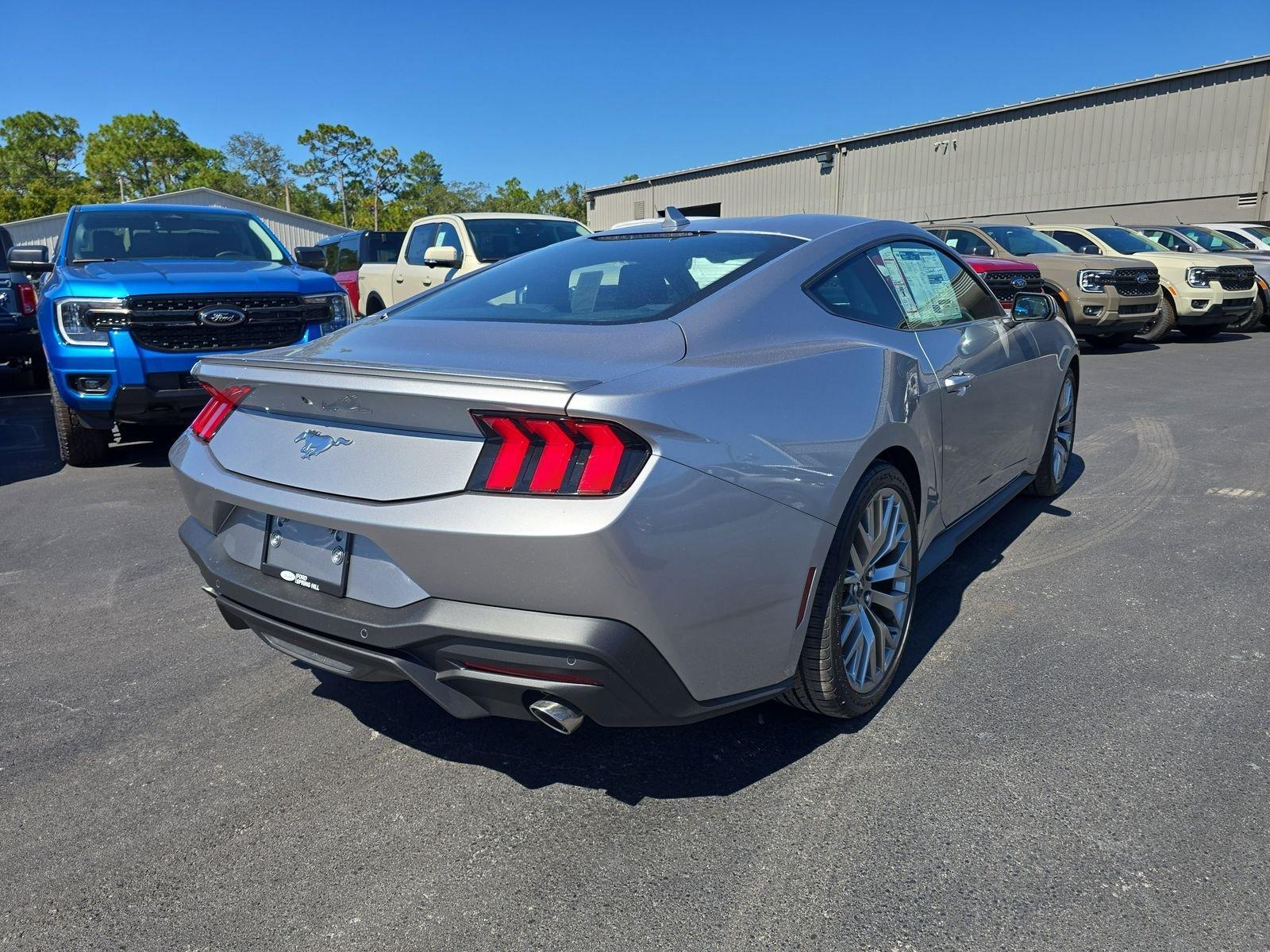 Ford Mustang Ecoboost Premium Rwd Fastback - Thumbnail 5