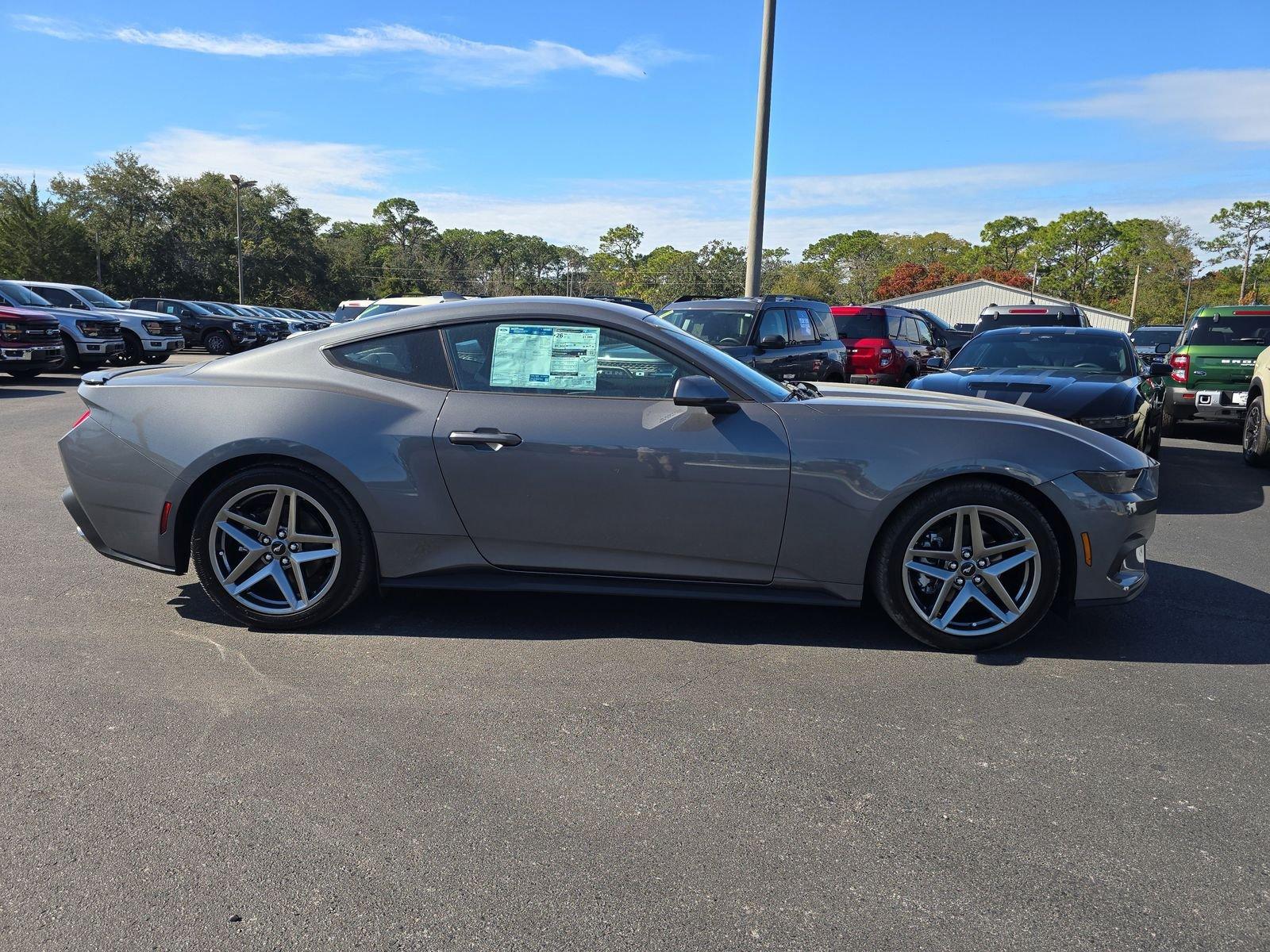 Ford Mustang Ecoboost Premium Rwd Fastback - Thumbnail 4