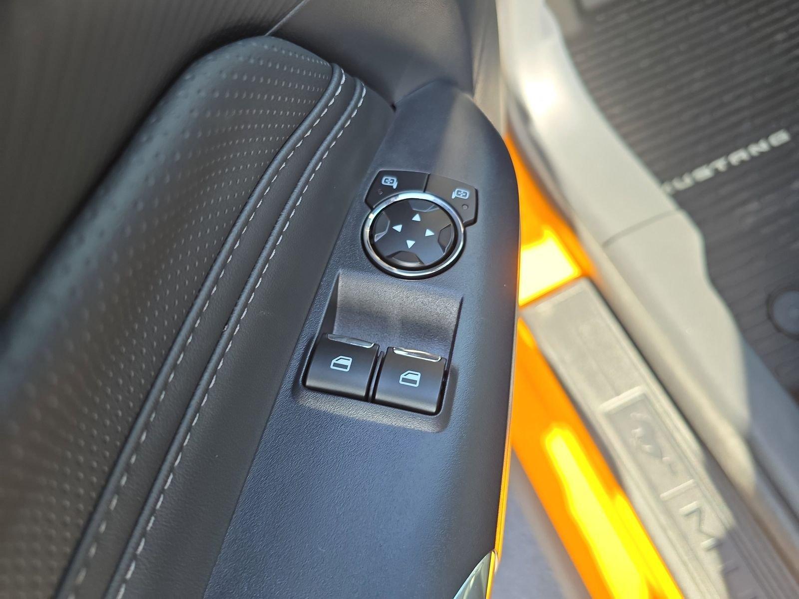 Ford Mustang Ecoboost Premium Rwd Fastback - Thumbnail 12