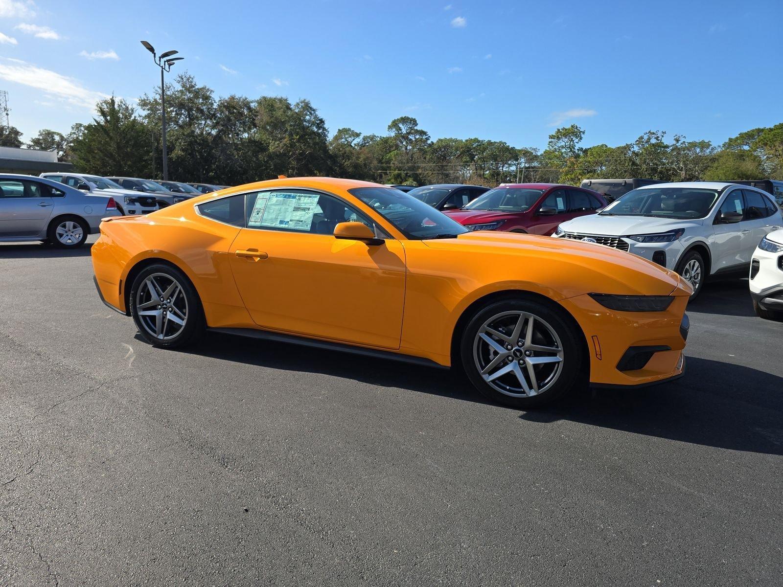 Ford Mustang Ecoboost Premium Rwd Fastback - Thumbnail 3