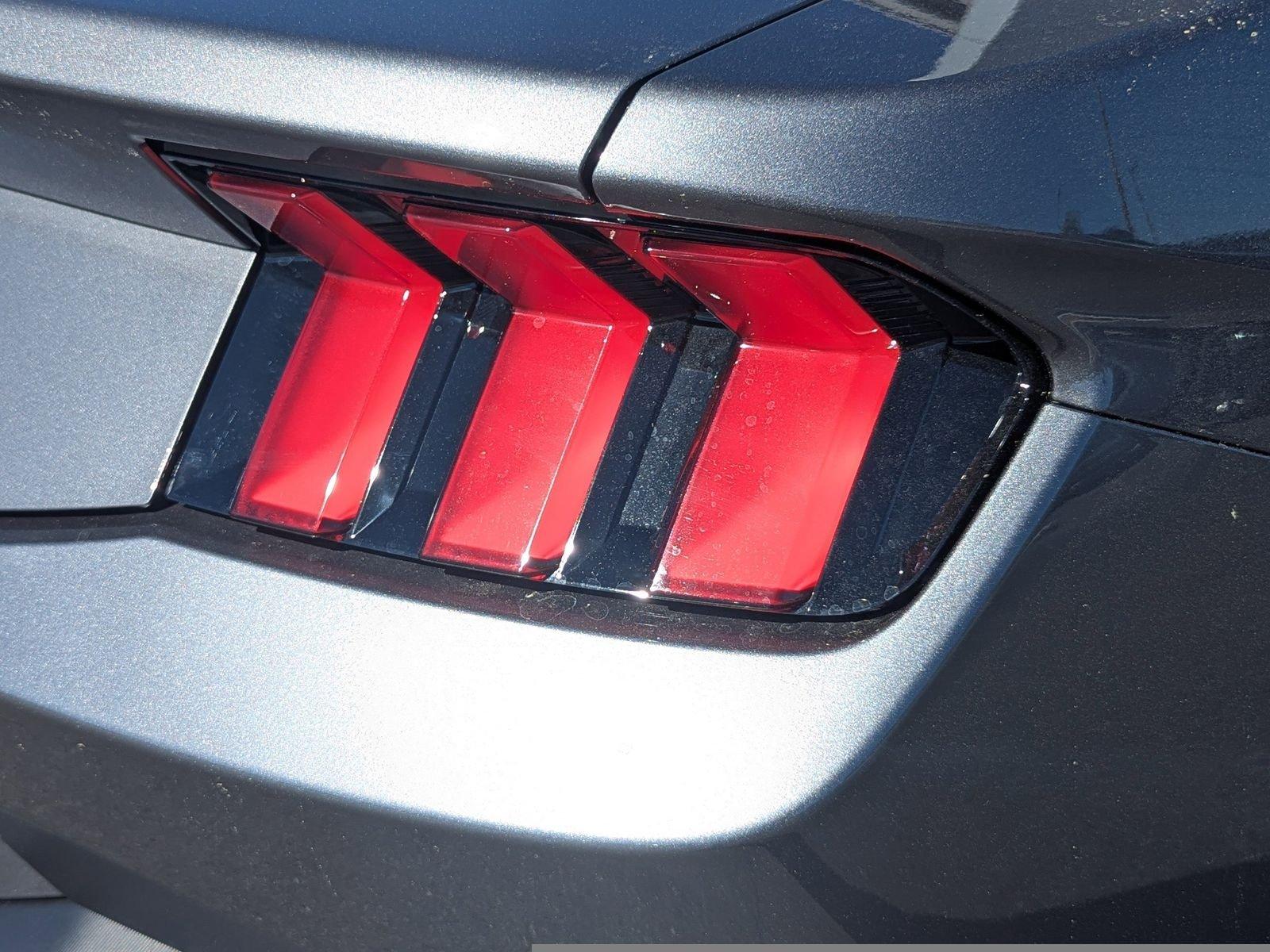 Ford Mustang Ecoboost Rwd Fastback - Thumbnail 8