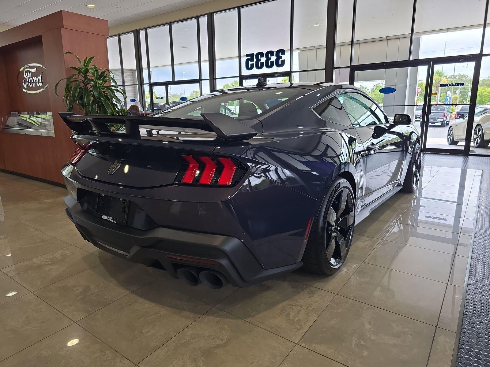 Ford Mustang Dark Horse Rwd Fastback - Thumbnail 4