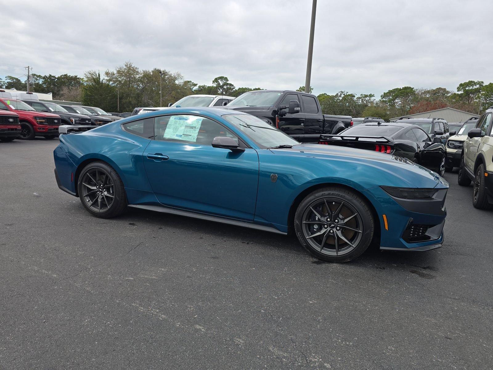 Ford Mustang Dark Horse Rwd Fastback - Thumbnail 3