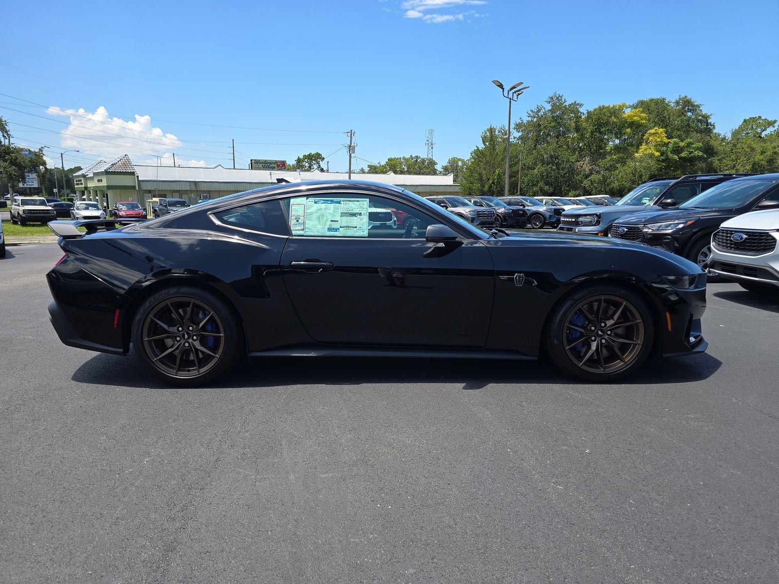 Ford Mustang Dark Horse Rwd Fastback - Thumbnail 4