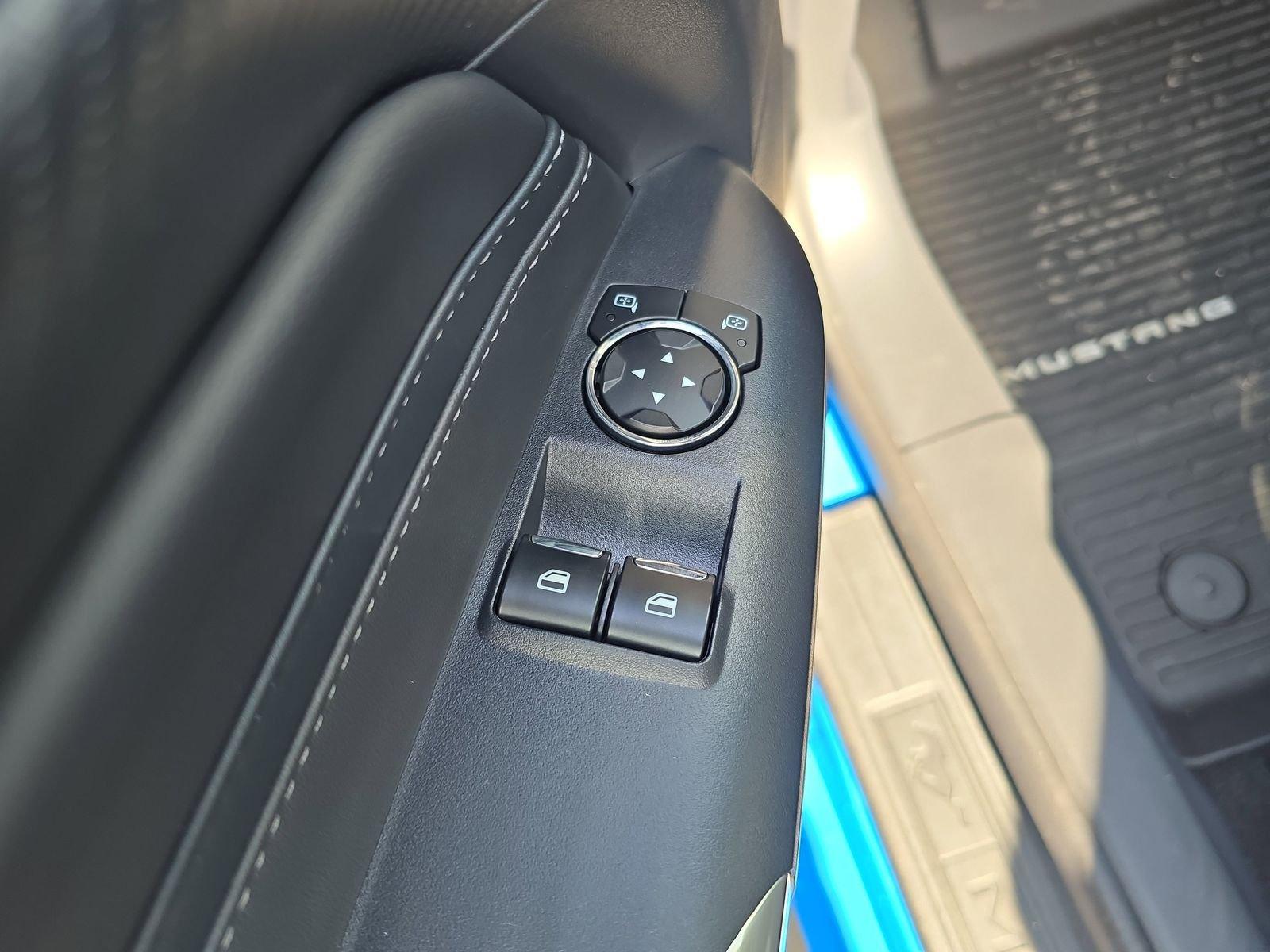 Ford Mustang Gt Premium Rwd Fastback - Thumbnail 13