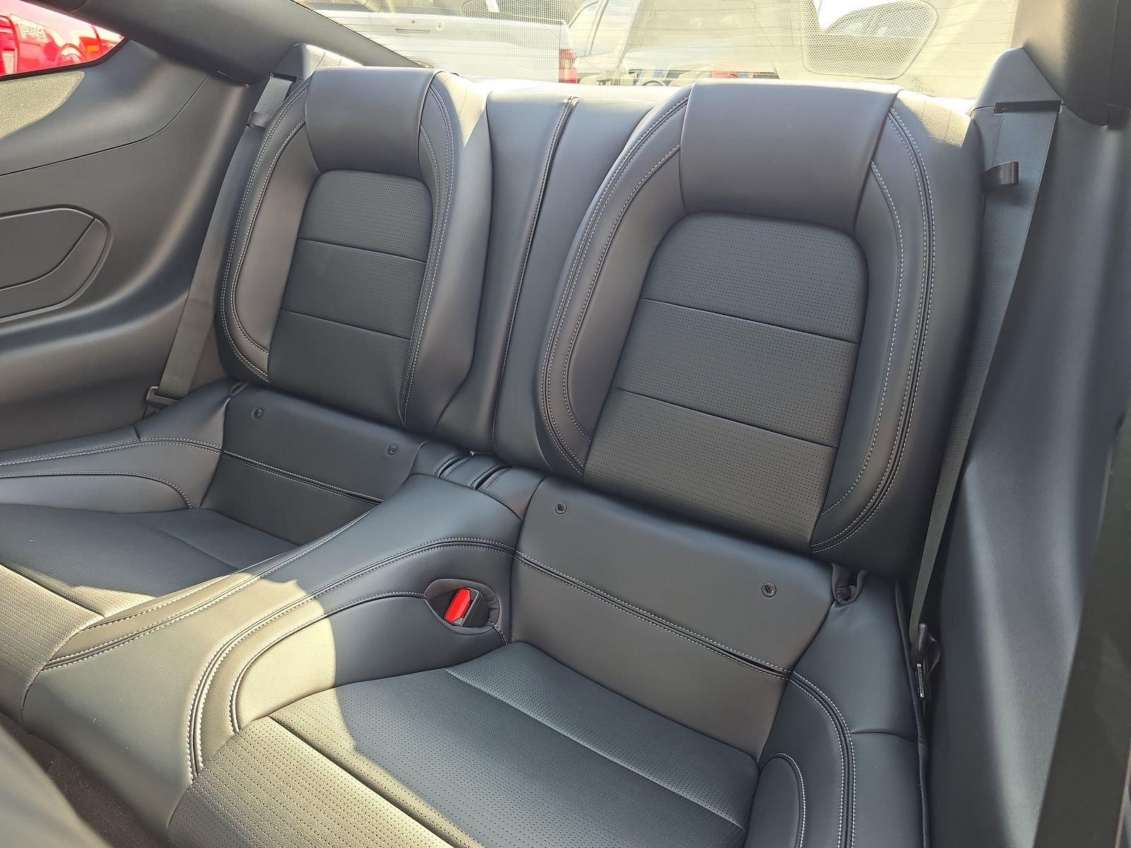 Ford Mustang Gt Premium Rwd Fastback - Thumbnail 12