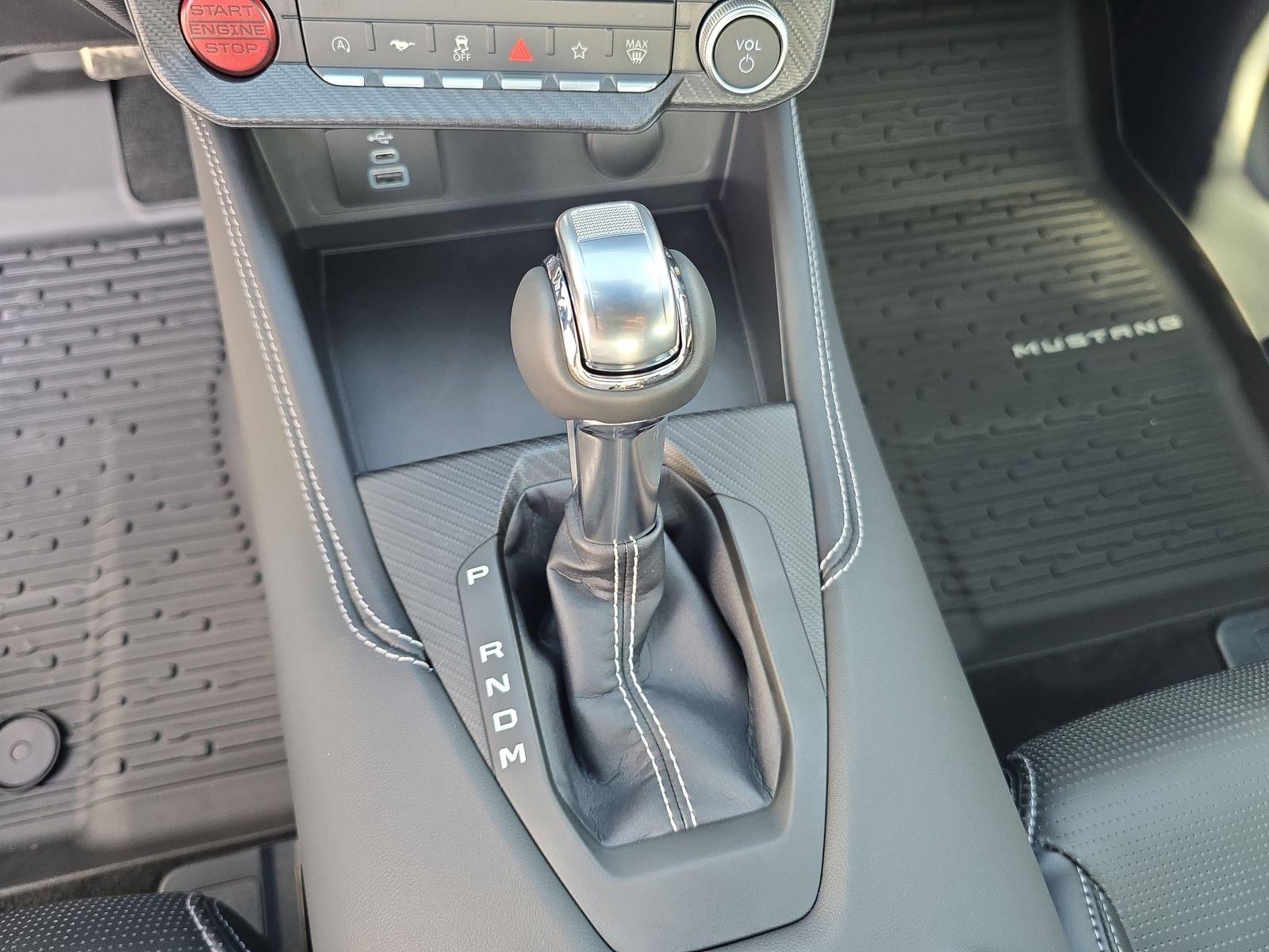 Ford Mustang Gt Premium Rwd Fastback - Thumbnail 19