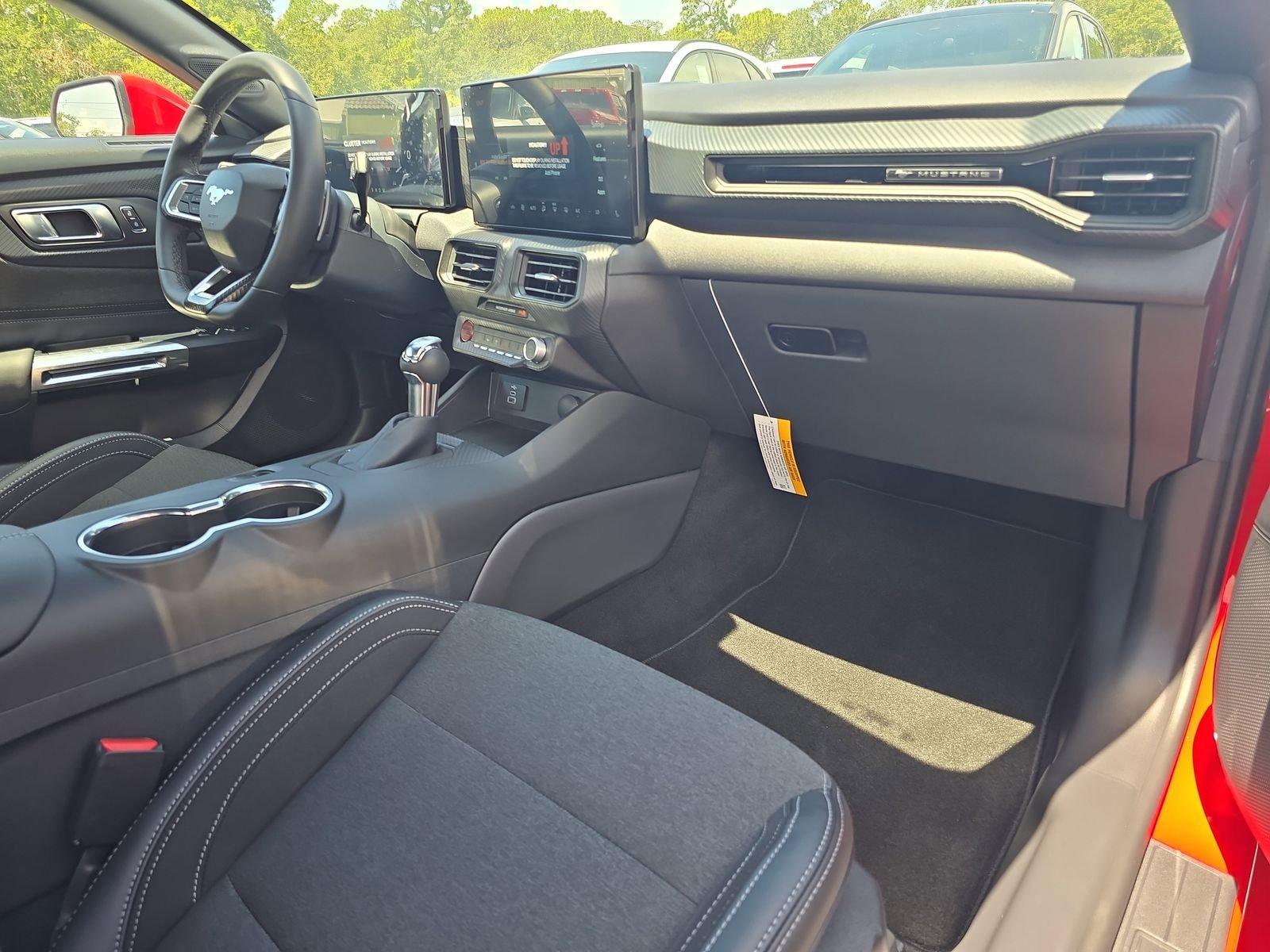 Ford Mustang Gt Rwd Fastback - Thumbnail 9