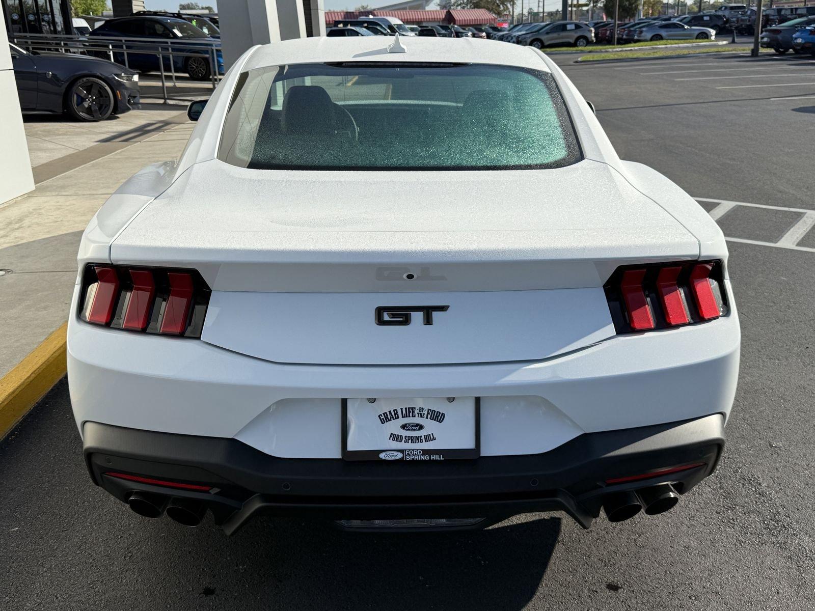 Ford Mustang Gt Premium Rwd Fastback - Thumbnail 6