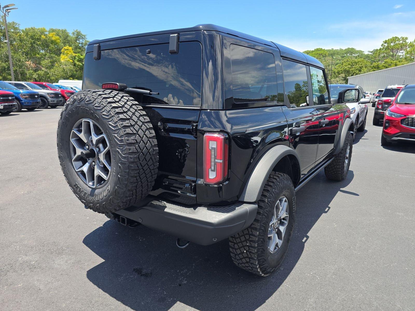 Ford Bronco Badlands 4Wd 4 Door - Thumbnail 5