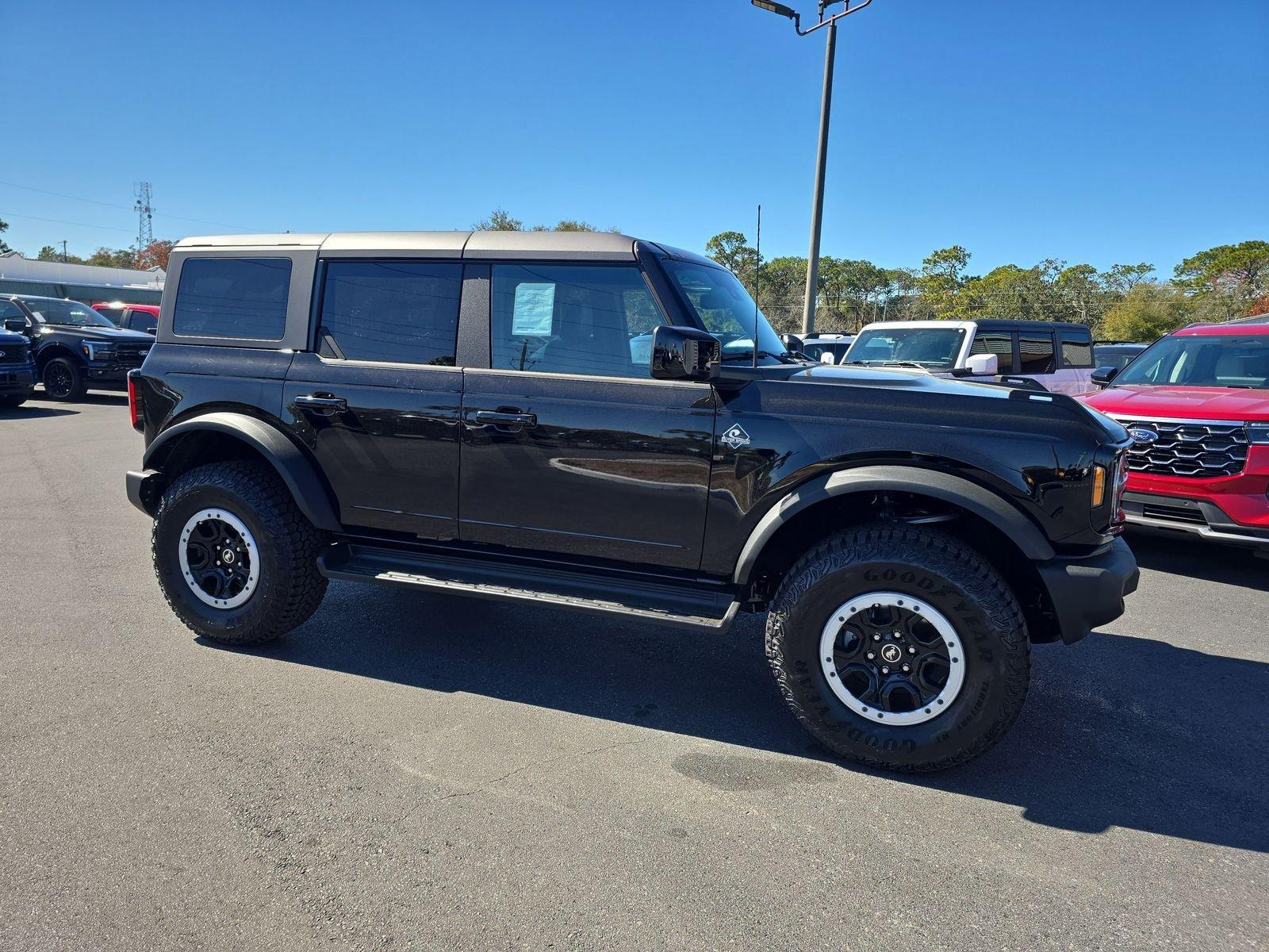 Ford Bronco Outer Banks 4Wd 4 Door - Thumbnail 3