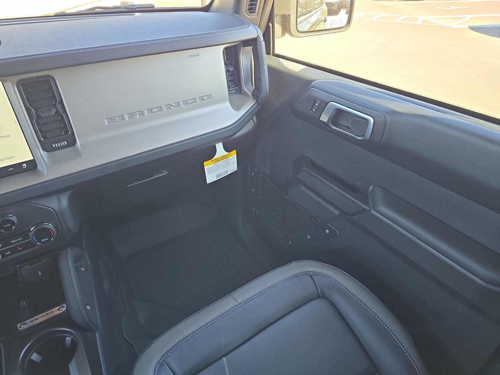 Ford Bronco Outer Banks 4Wd 4 Door - Thumbnail 12