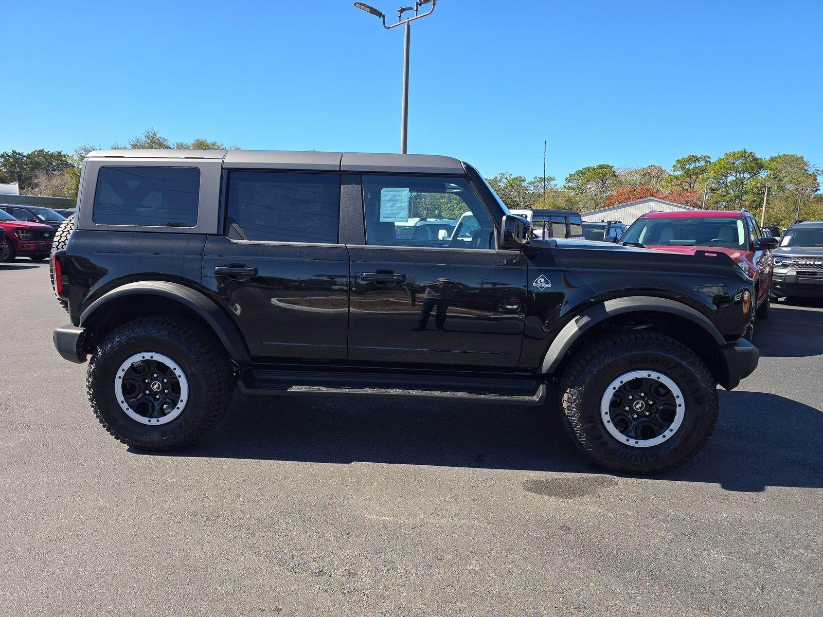 Ford Bronco Outer Banks 4Wd 4 Door - Thumbnail 4