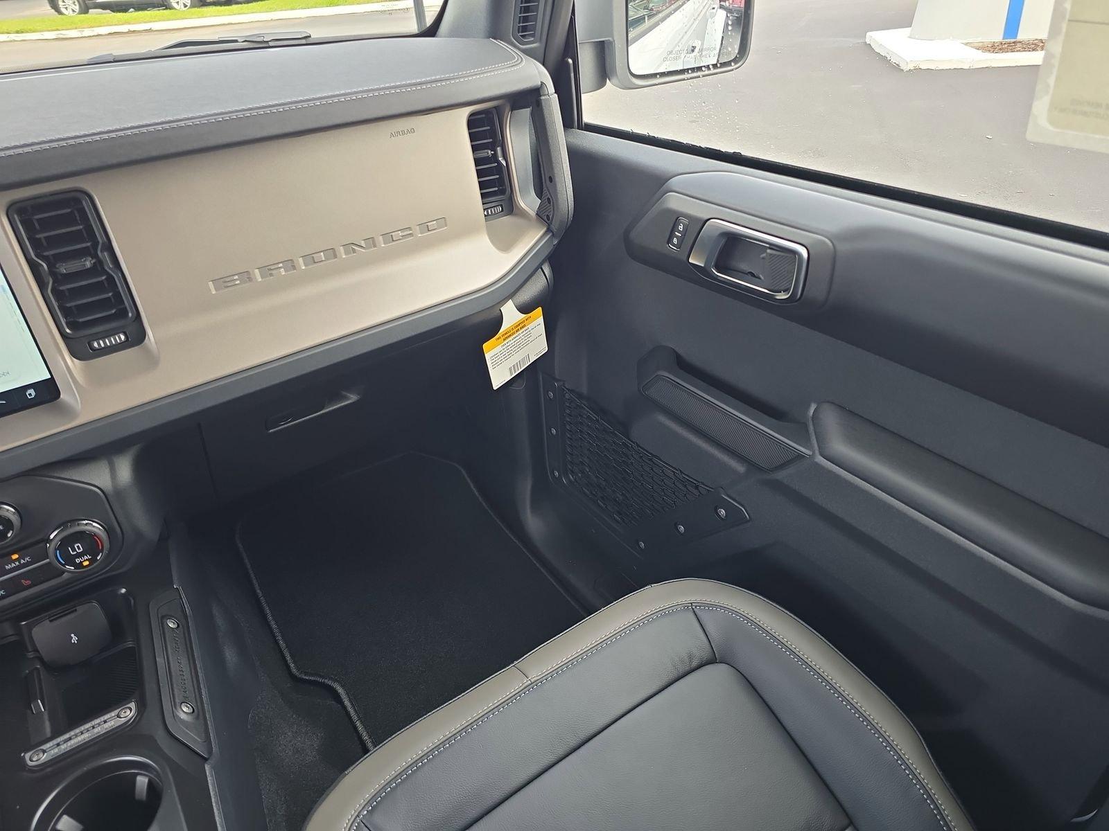 Ford Bronco Outer Banks 4Wd 4 Door - Thumbnail 12