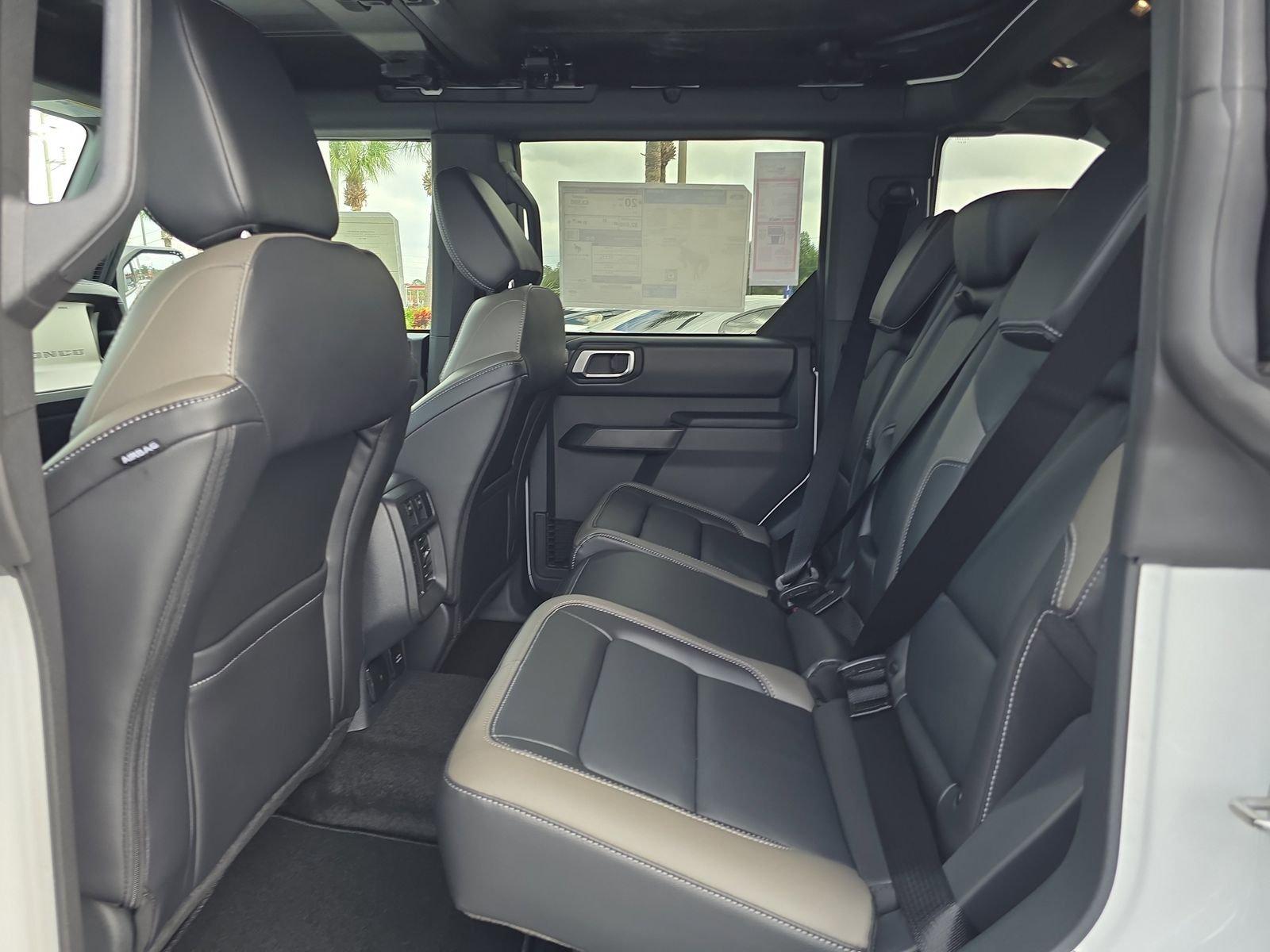 Ford Bronco Outer Banks 4Wd 4 Door - Thumbnail 13