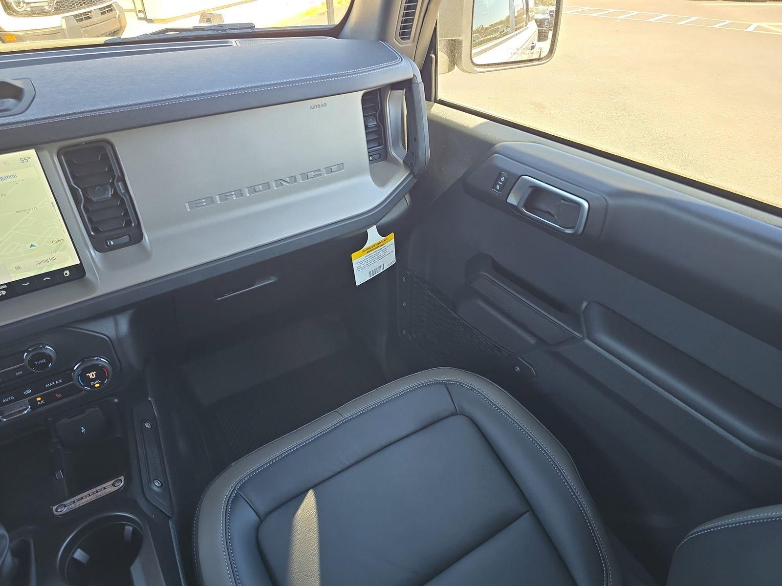 Ford Bronco Outer Banks 4Wd 4 Door - Thumbnail 12