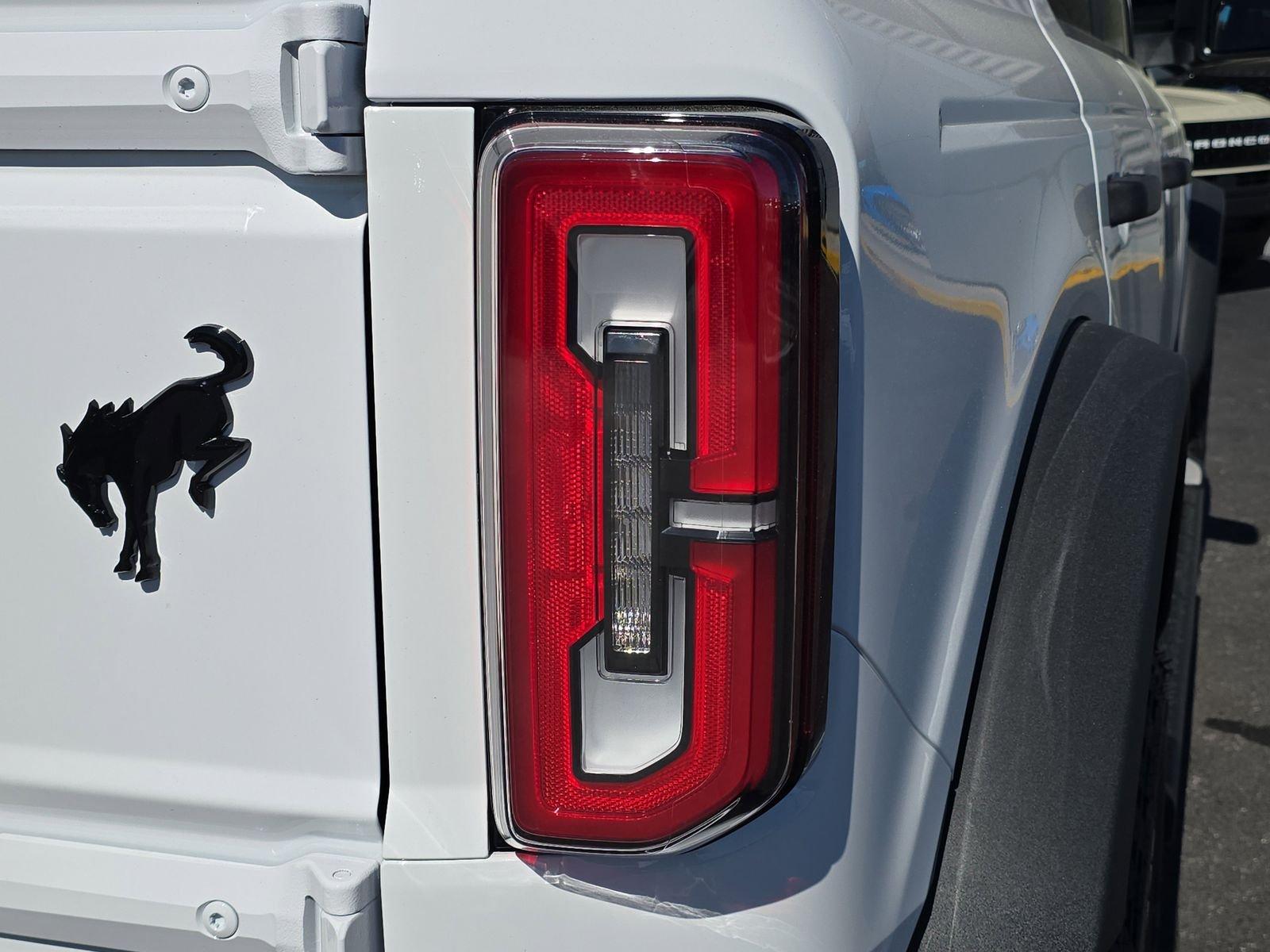 Ford Bronco Outer Banks 4Wd 4 Door - Thumbnail 7