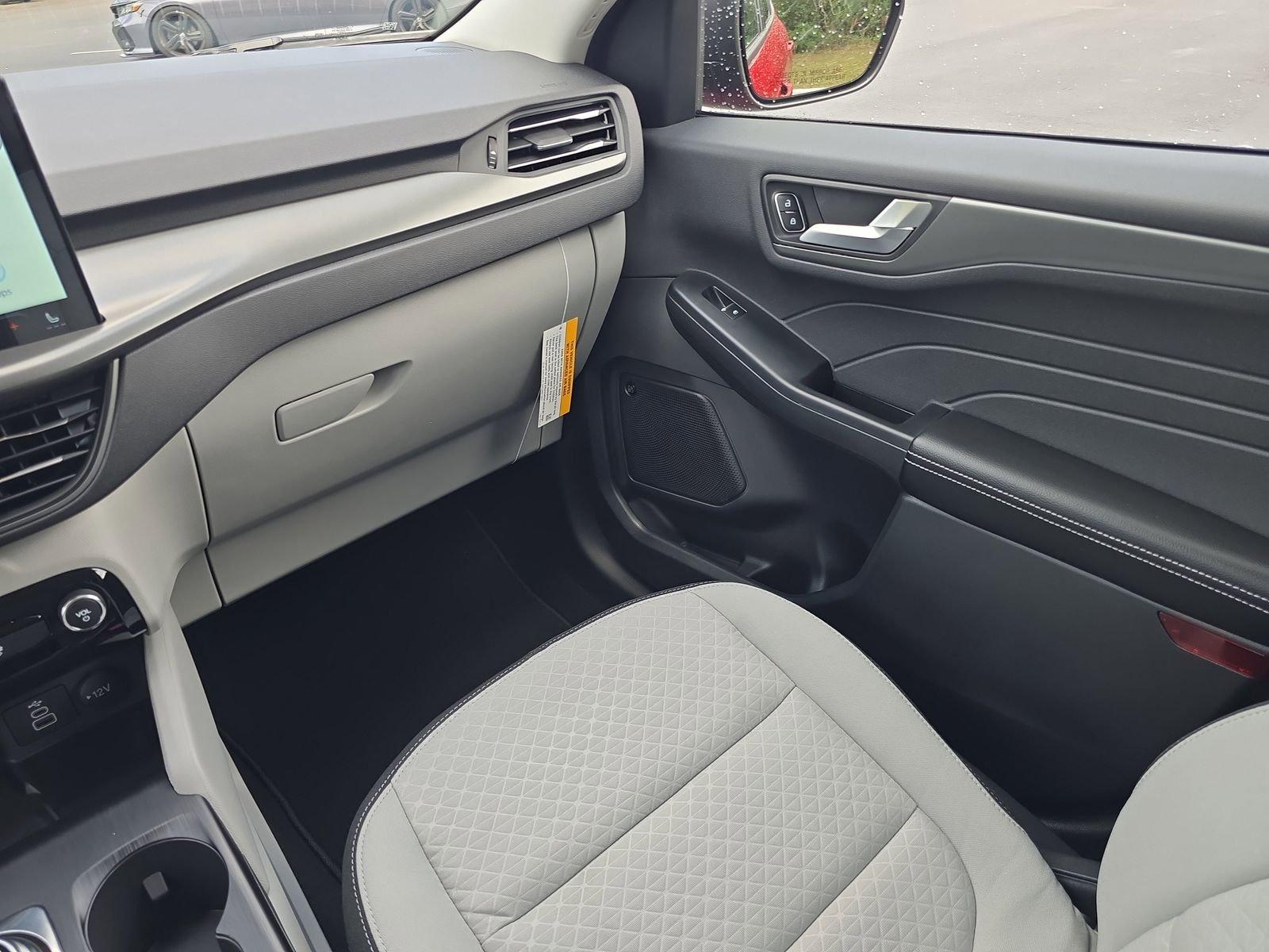 Ford Escape Active Fwd 4D Sport Utility - Thumbnail 12