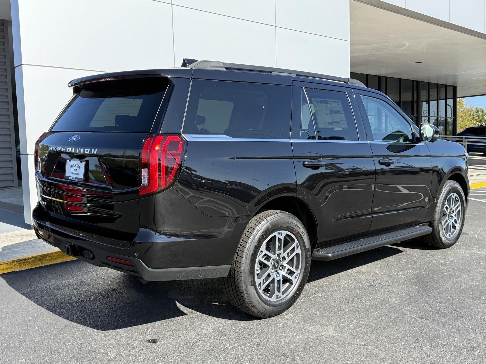 Ford Expedition Active 4X2 Regular - Thumbnail 5