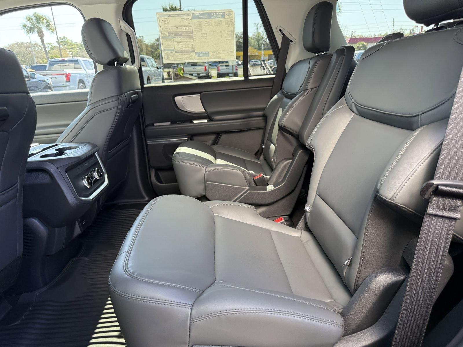 Ford Expedition Active 4X2 Regular - Thumbnail 13