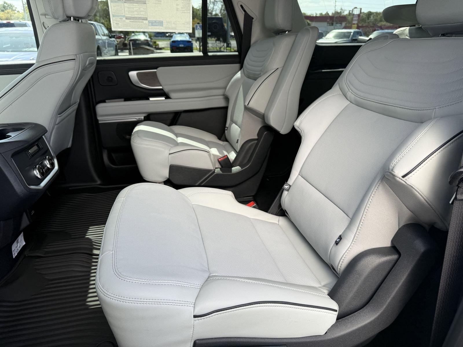 Ford Expedition Platinum 4X4 El - Thumbnail 16