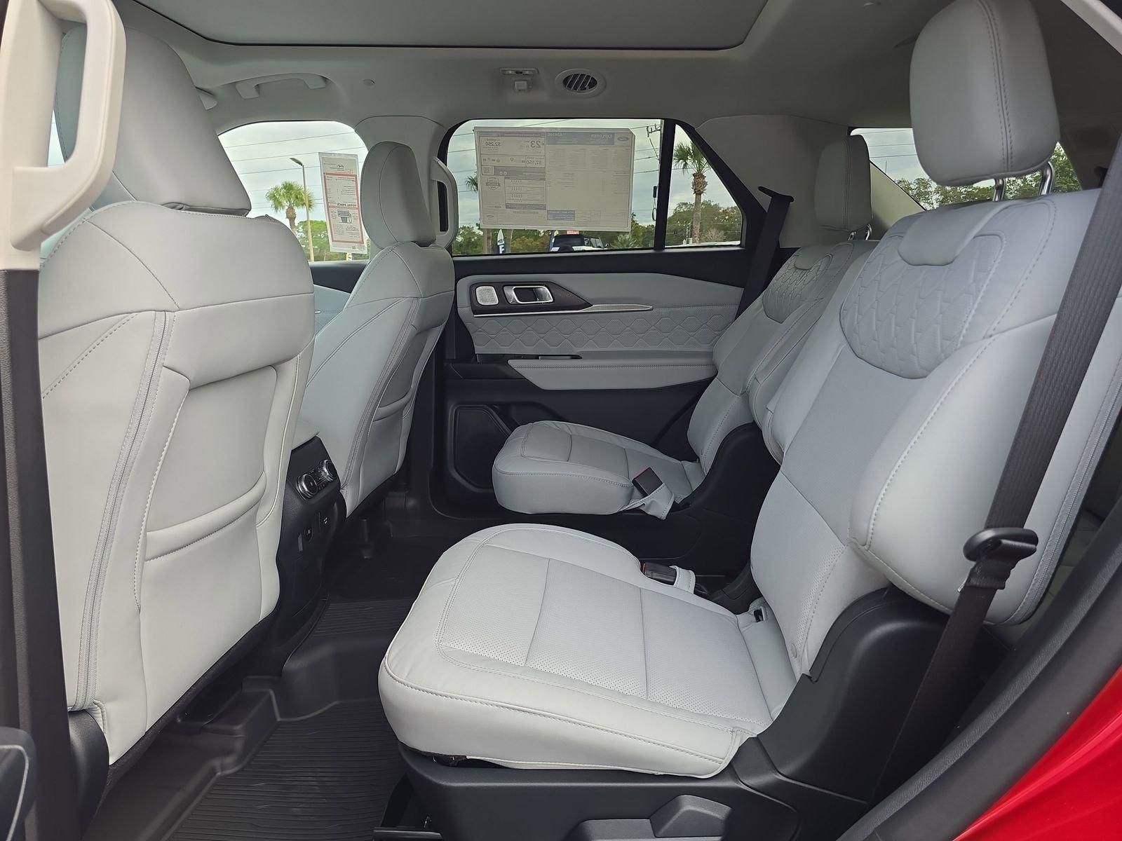 Ford Explorer Platinum 4Wd 4D Sport Utility - Thumbnail 13