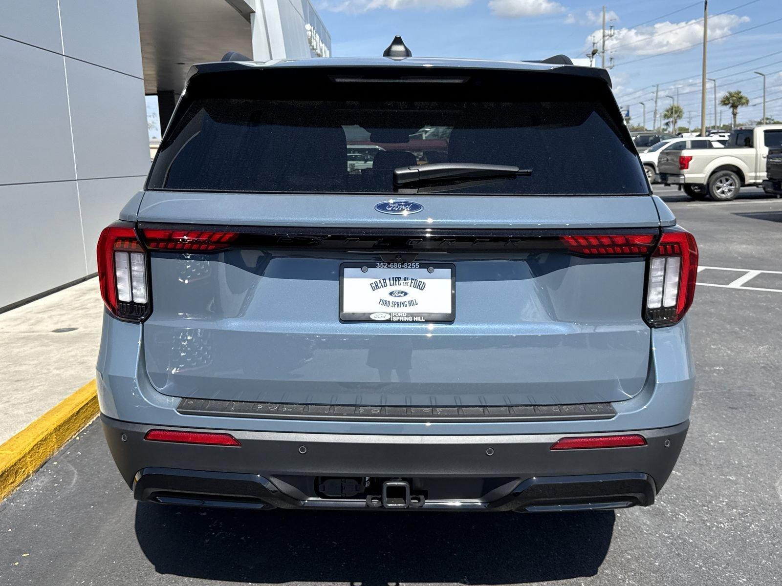 Ford Explorer St-Line Rwd 4D Sport Utility - Thumbnail 6