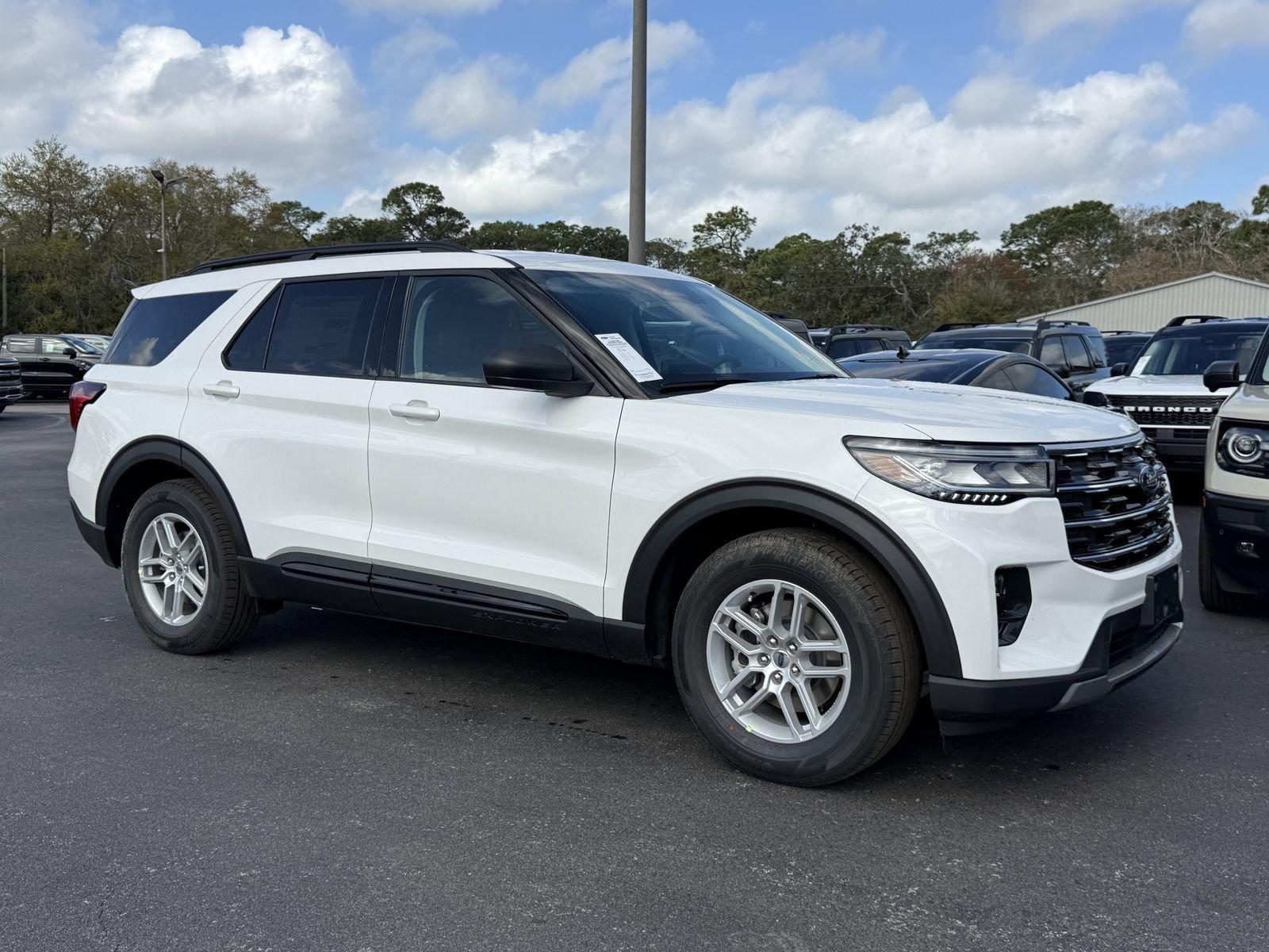 Ford Explorer Active Rwd 4D Sport Utility - Thumbnail 3