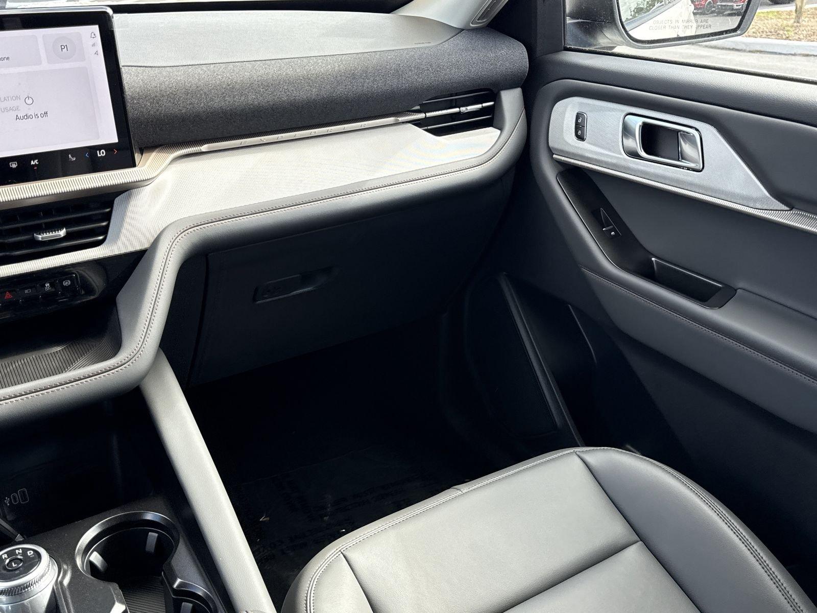 Ford Explorer Active Rwd 4D Sport Utility - Thumbnail 14