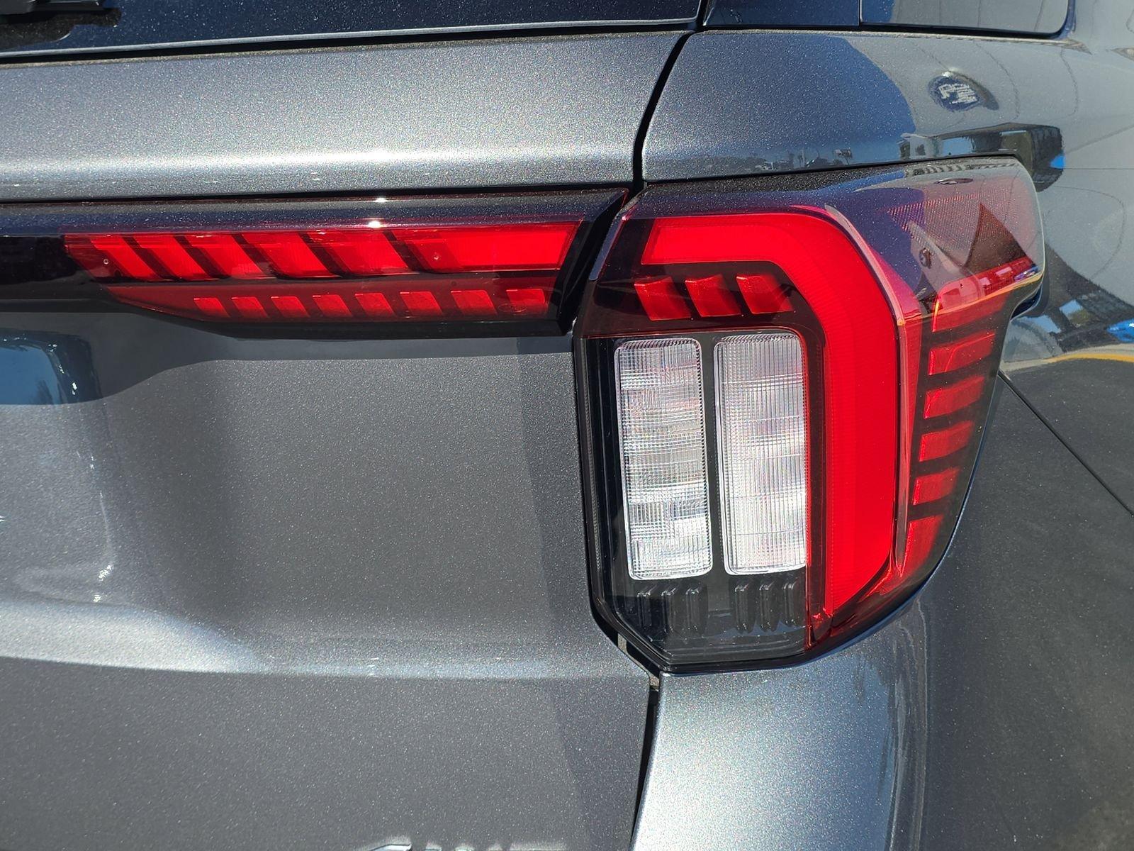 Ford Explorer Active Rwd 4D Sport Utility - Thumbnail 7